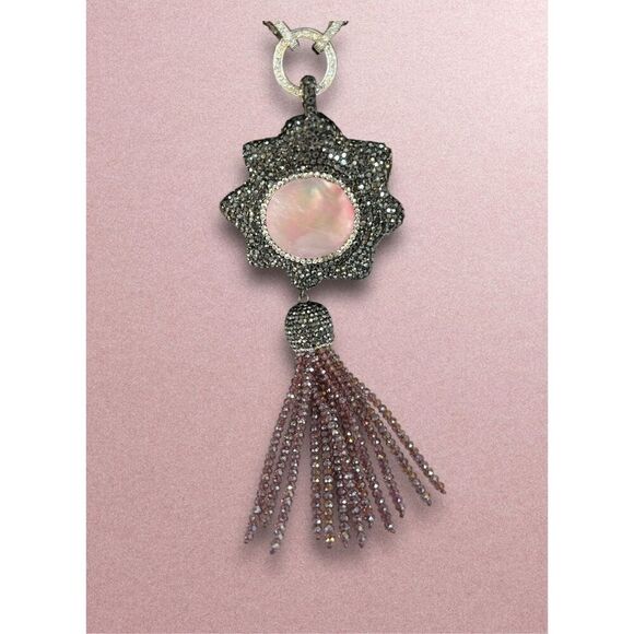 Elegant Pink Beaded Necklace with Pearl and Sparkling Tassel Vintage - Picture 4 of 4